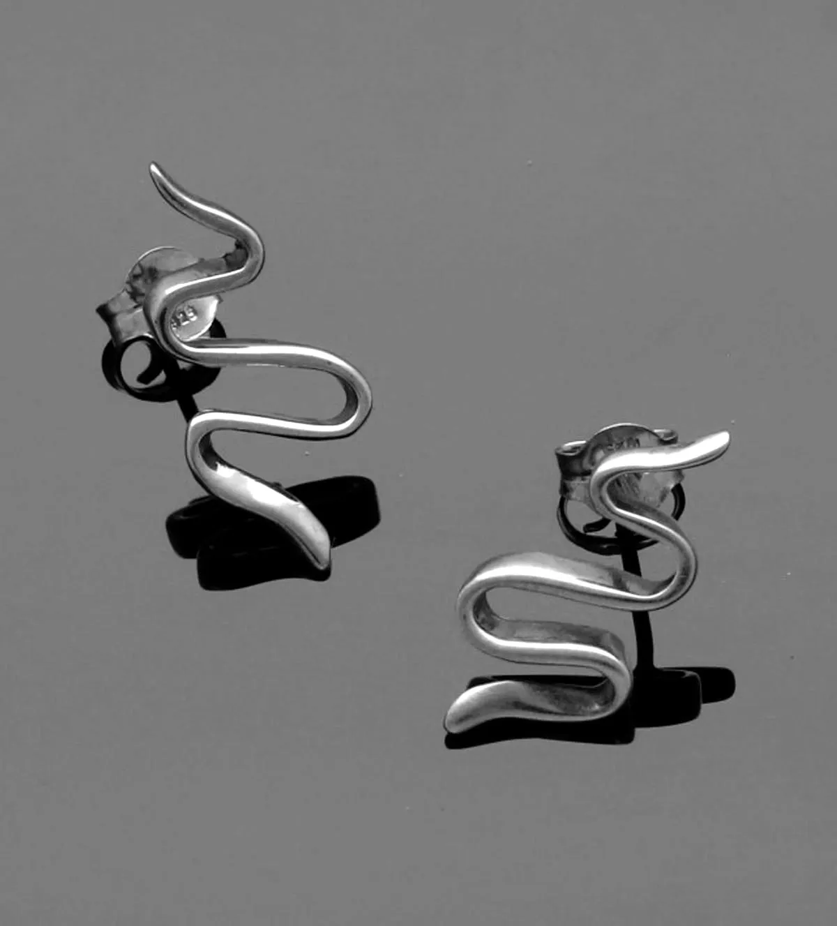 Pendientes de plata de ley modelo serpiente 266_014647-1-1 pendientes-de-plata-serpenteantes-266_014647-1-1 toma sin retoque