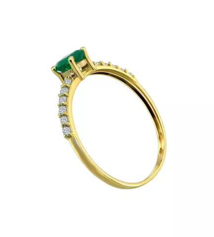 anillo de oro con esmeralda y circones foto toma lateral