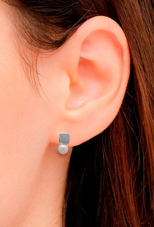 Pendientes de plata con perla 266_013724-1-1 Pendientes de plata con perla 266_013724-1-1 puesta