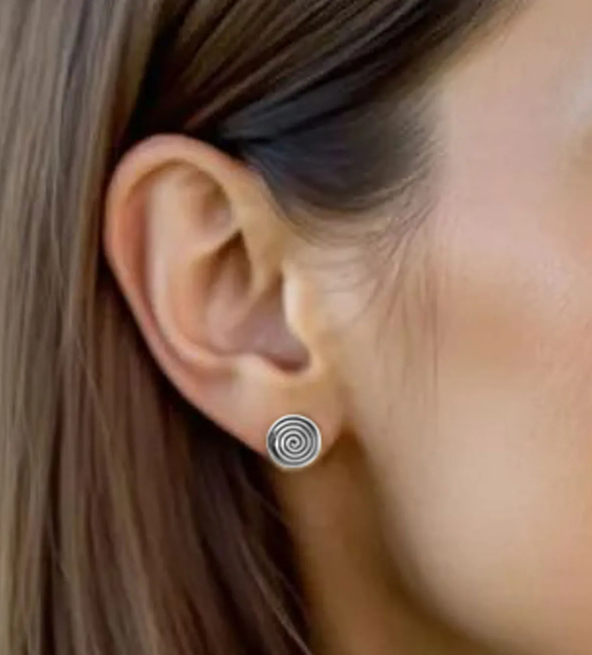 Pendientes de plata modelo espiral 266_014745-1-1 pendientes_de_plata_lespirales-266_014745-1-1 modelo mujer