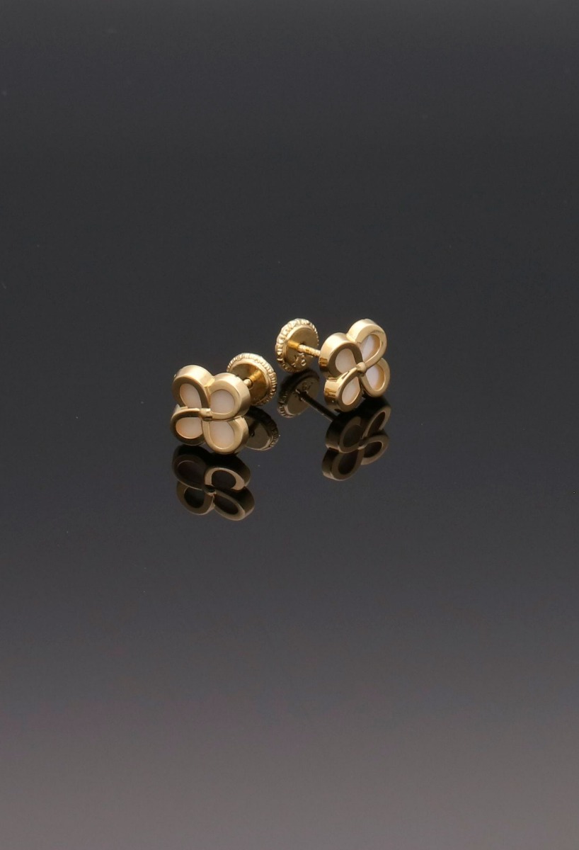 Pendientes nácar y oro forma flor 030_2622 pendientes_de_oro_amarillo_18_ktes_y_n_car_forma_de_flor_foto_sin recortar fondo negro 030_2622_2