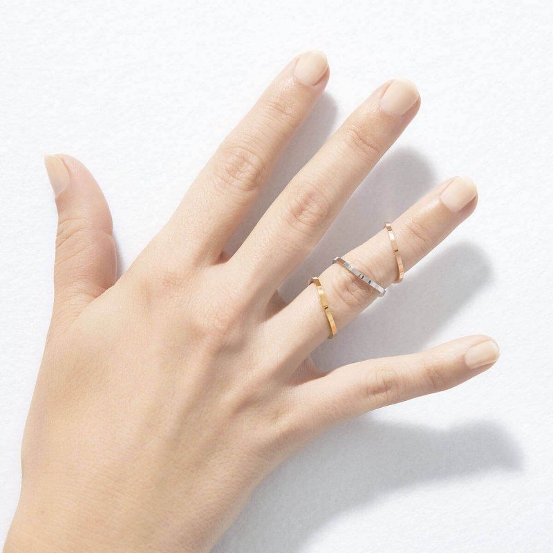 alianza de oro amarillo para boda modelo ondulado vista modelo 045_5117532_01