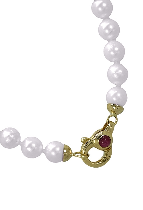 collar perlas cultivadas calidad akoya de 7,5 mm de diámetro y 46 cm de largo con cierre de oro amarillo 18k y rubies finos foto detalle broche 083_QC4379_02