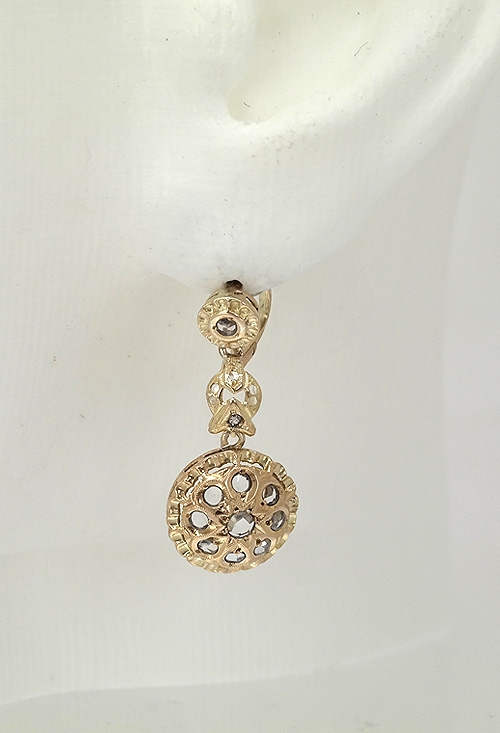 pendientes oro amarillo 18 kilates roseta cordobesa pendientes largos foto maniquí 038_LO-016-19AM08_02