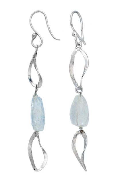 pendientes largos de plata con cuarzo blanco vista frontal y lateral 057_17942-2313_01