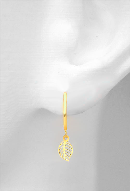 pendientes largos oro amarillo 18 kilates hoja calada colgando de tramo hilo cuadrado foto en expositor maniqui precio barato joyeria online 030_3519