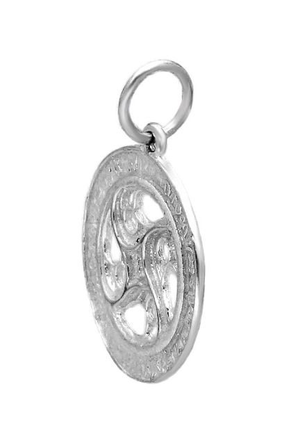 colgante de plata trisquel vista lateral 240_CARA-18_01