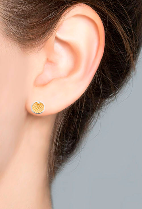 Pendientes oro 18K 030_2859 pendientes de oro bicolor forma circular foto modelo mujer 030_2859_02