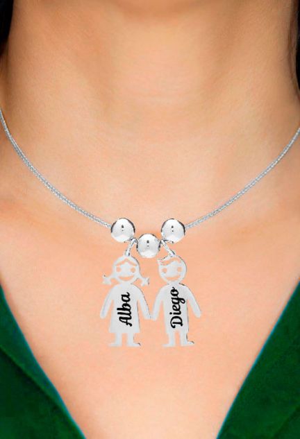 Gargantilla personalizada de plata, silueta niño y niña con nombre foto busto