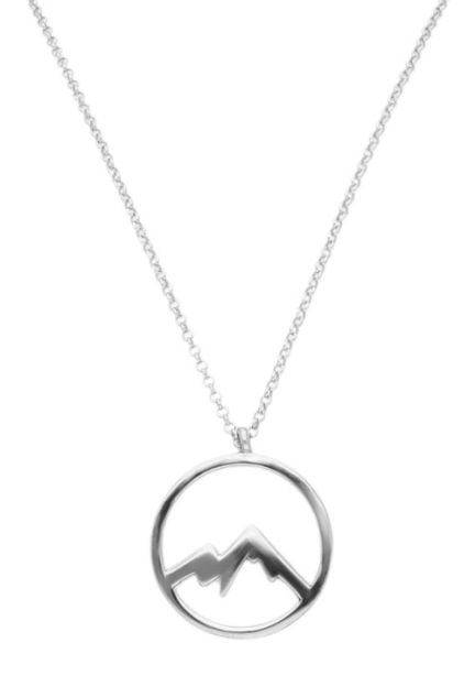 gargantilla de plata montañas nevadas vista principal 266_027169-1-1