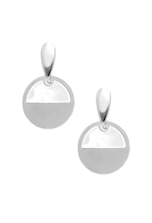 Pendientes largos circulo plata y nácar pendientes largos de plata y nacar fotografia de frente