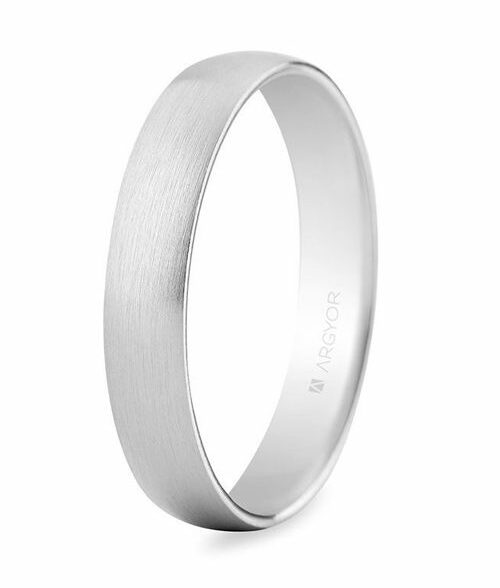 chapa oro amarillo tipo pergamino foto para web toma fondo negro