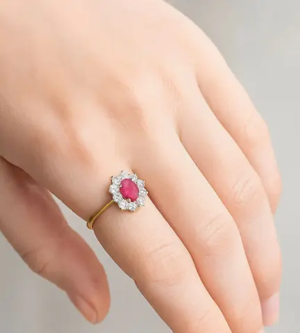 anillo-de-oro-con-rubi-y-circones-002_4468-S-R modelo IA