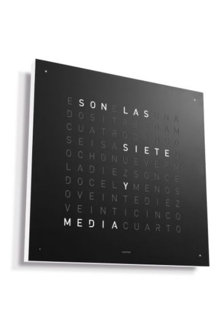 Qlocktwo Stainless Steel Black Pepper reloj de pared letras ladeado