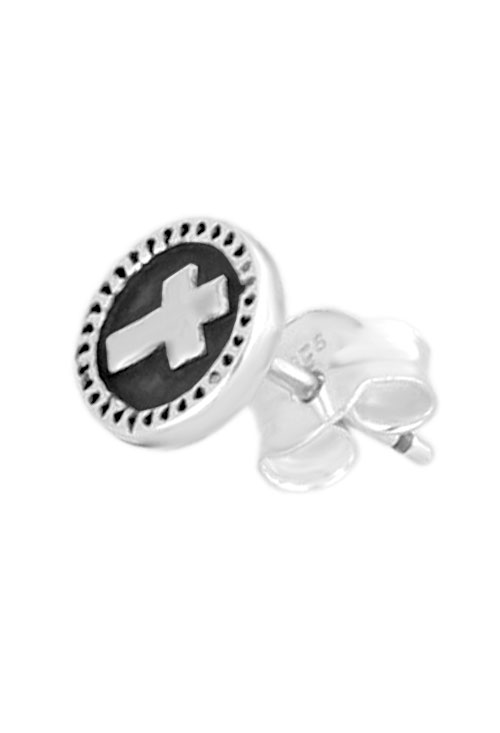 Pendiente hombre de plata cruz latina pendiente hombre de plata con cruz latina fotografia lateral para tienda joyeria online