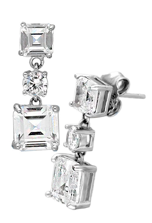 Pendientes largos de plata y circonitas cuadradas pendientes largos de plata con circonitas cuadradas talla princesa foto toma lateral para pagina web joyería online