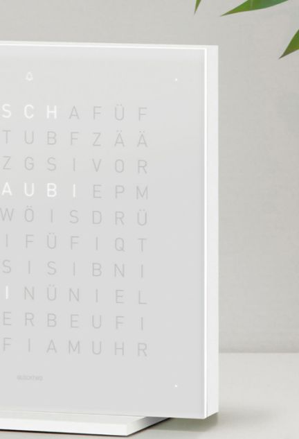 Qlocktwo Pure Series Vainilla Sugar reloj de sobremesa 13.5 Cms vista parcial