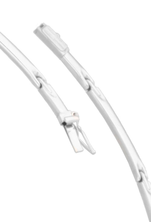 Gargantilla oro blanco de 18 ktes rígida con circonitas 037_G38920 Gargantilla oro blanco de 18 ktes rígida con circonitas 037_G38920 eslabones