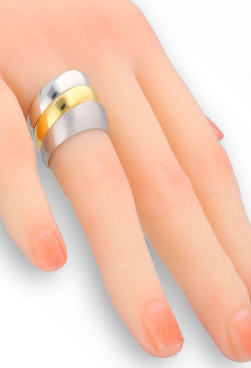 Anillo plata Jorge Revilla colección Venice A121-0772H14 anillo plata jorge revilla acabado plata su color brillo pulido vista fotomontaje tres para parrilla web