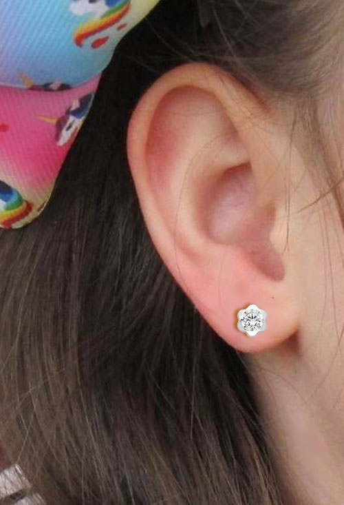 Pendientes para niña oro blanco 9k flor con circonita 019_9K4-03768-6B Pendientes para niña oro blanco 9k flor con circonita 019_9K4-03768-6B puestos