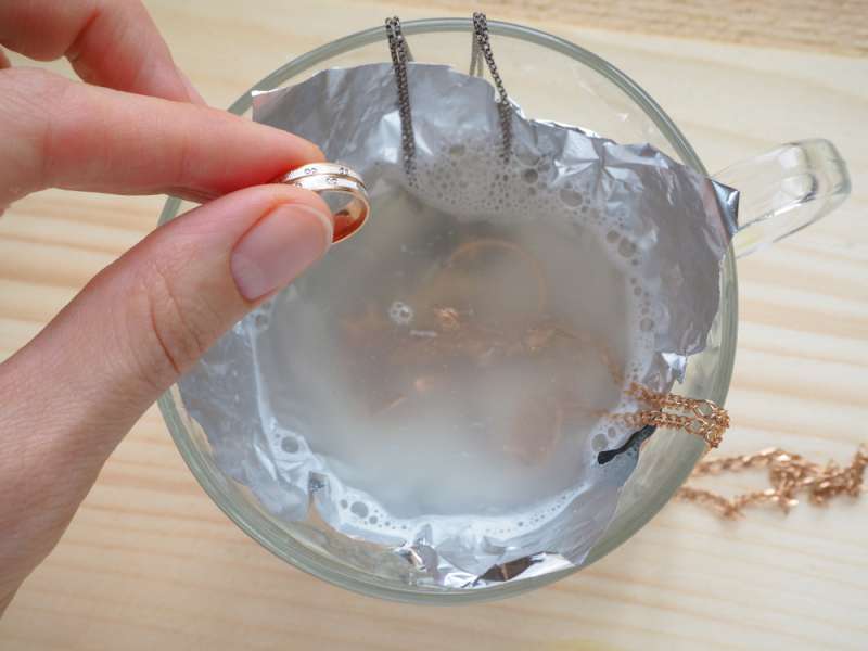 Lavar alianzas de boda