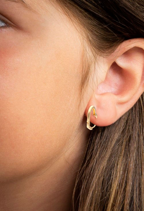 Pendientes oro 18k criolla corazón 030_3935 pendientes de aro forma corazon oro 18k fotografia modelo web el rubi joyeros