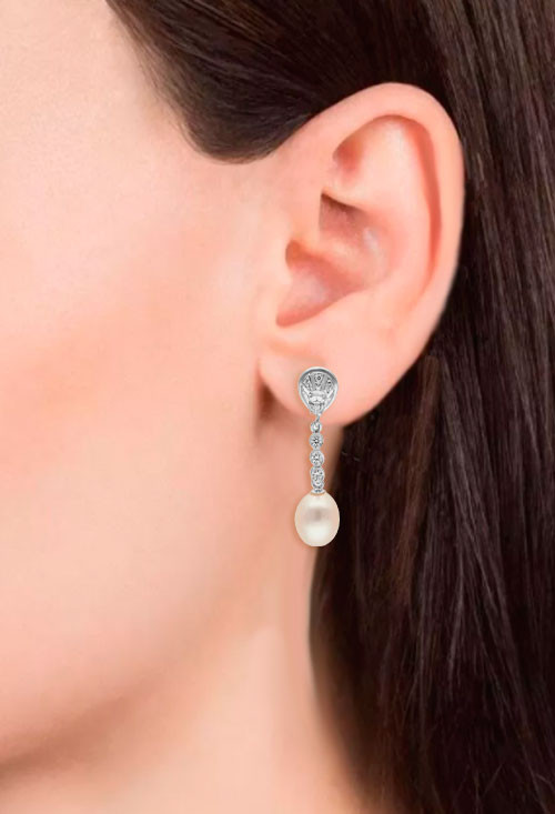 Pendientes novia oro blanco 18k perlas y circones 289_0556809PB pendientes de novia oro 18k y perlas cultivadas con circonitas foto montaje modelo para web el rubi joyeros