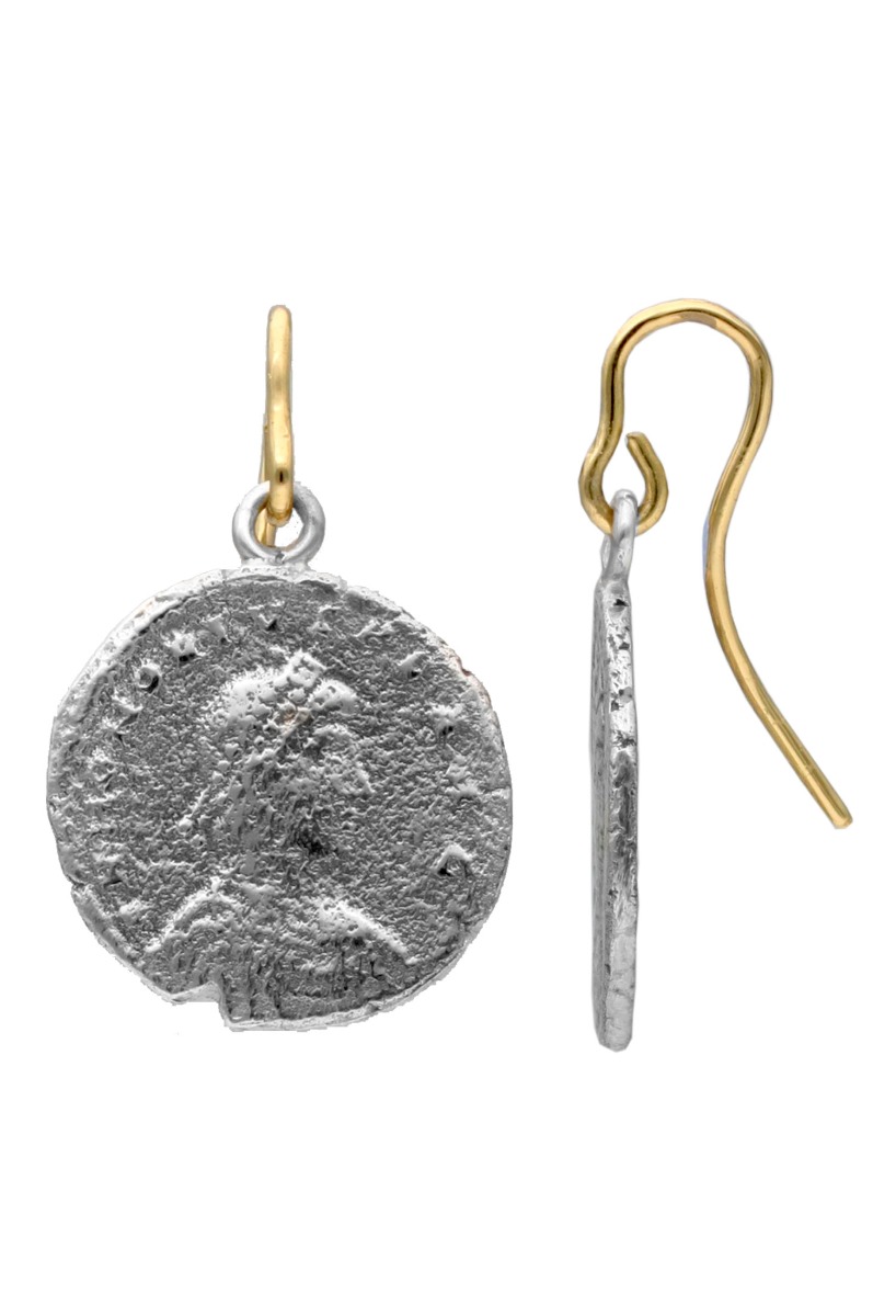 foto de pendientes plata de ley con preproducción de moneda antigua para web el rubi joyeros toma lateral parrilla web