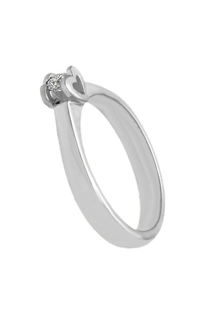 anillo de compromiso oro blanco 18 kilates con diamante engastado en garra corazon fotografia toma lateral para parrilla web