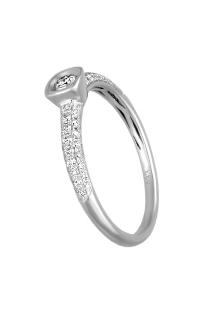 anillo compromiso oro blanco 18 kilates con diamantes fotografia para exponer en la web de el rubi joyeros foto lateral