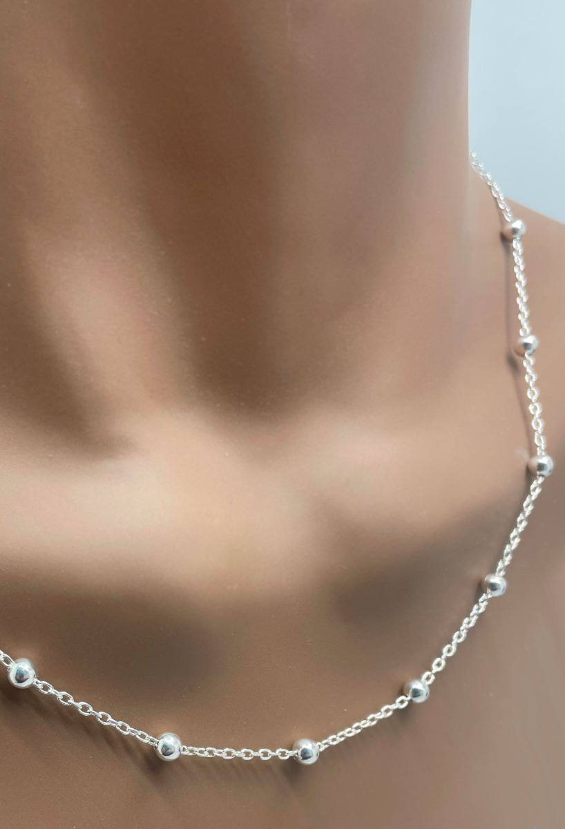 Gargantilla de plata entrepiezas bolas de 4 mm 127_AG-FB(1-1)50-45 gargantilla de plata cadena forzada con bolas de 4 mm fotografia toma modelo