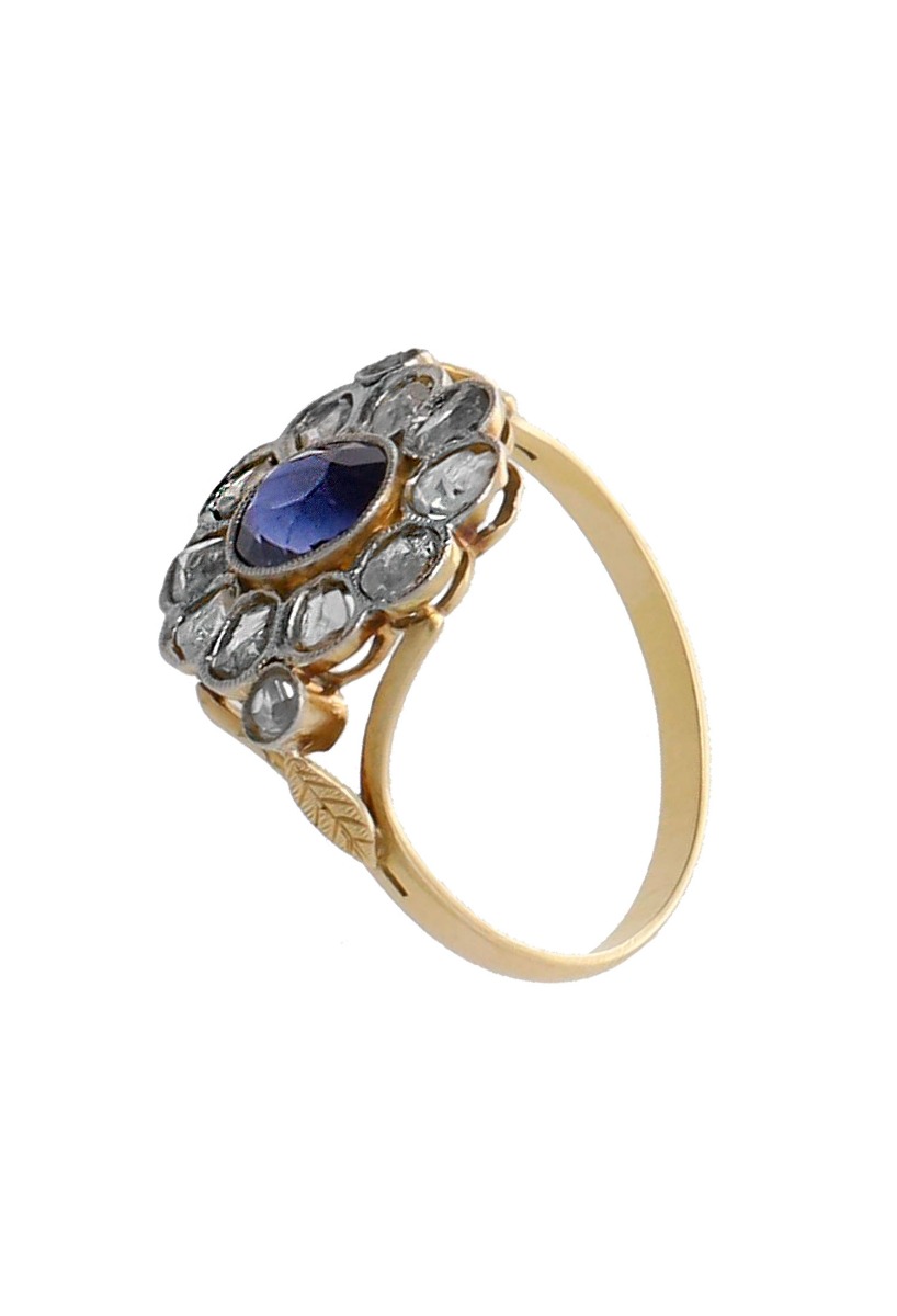 Anillo antiguo oro. zafiro y diamantes anillo antiguo oro bicolor zafiro y diamantes a precio de ocasion web el rubi joyeros foto sin retoques toma oblicua