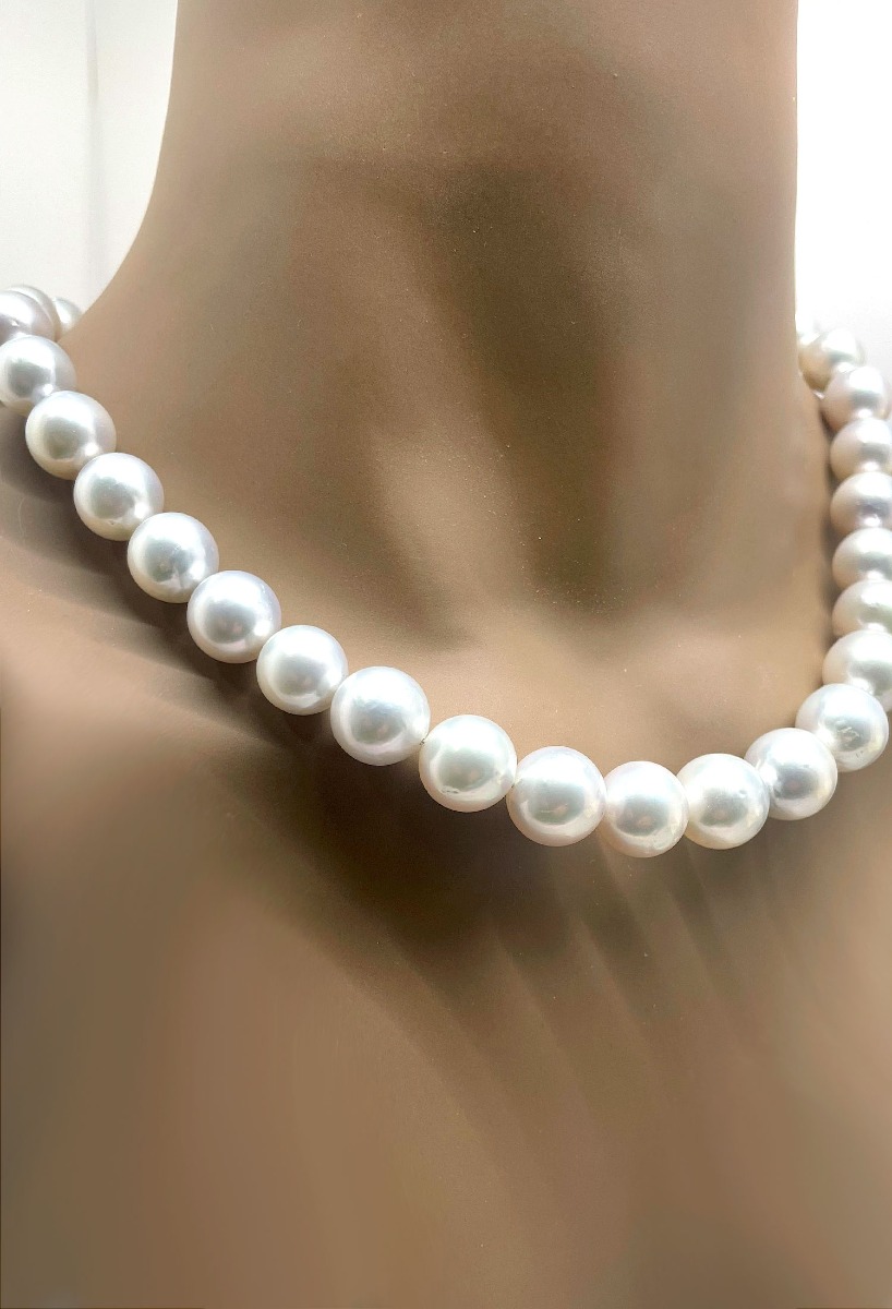 collar perlas australianas tono grisaceo imponente para la mujer que adore la elegancia y el buen gusto foto para web el rubi joyeros toma modelo