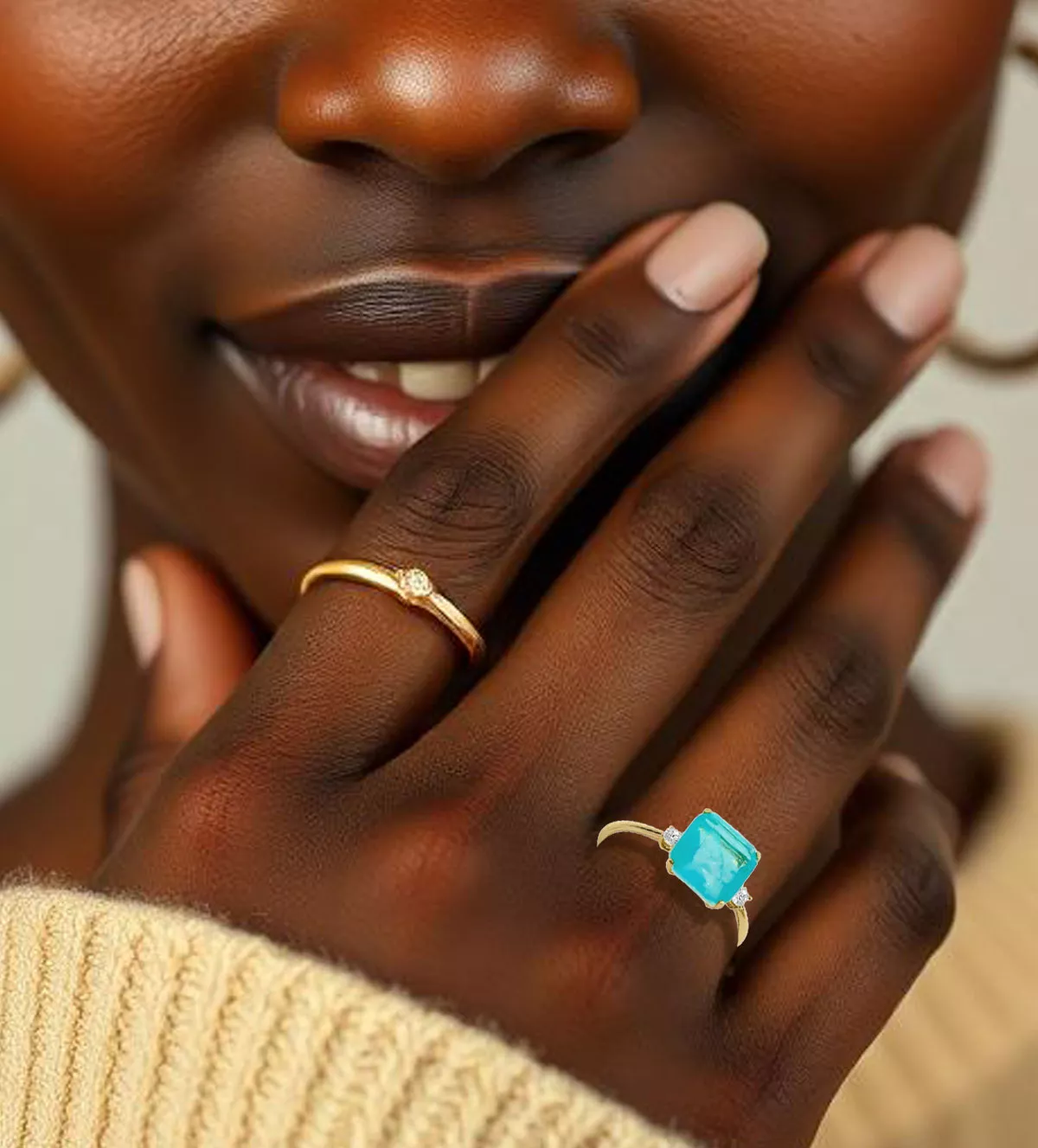 Anillo de oro 18K cuarzo verde azulado PRADO anillo de oro con cuarzo color verde azulado foto modelo IA