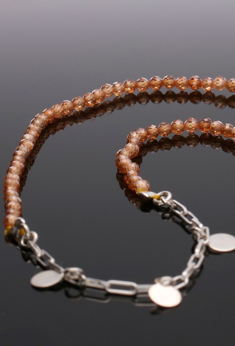 Gargantilla plata y cristales de cuarzo tono anaranjado 240_GP-3D-MA gargantilla cuarzos anaranjados y plata foto artistica