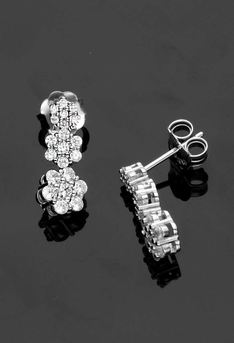 Pendientes largos plata de ley con circonitas 280_2024046 Pendientes largos plata de ley con circonitas 280_2024046 fondo negro