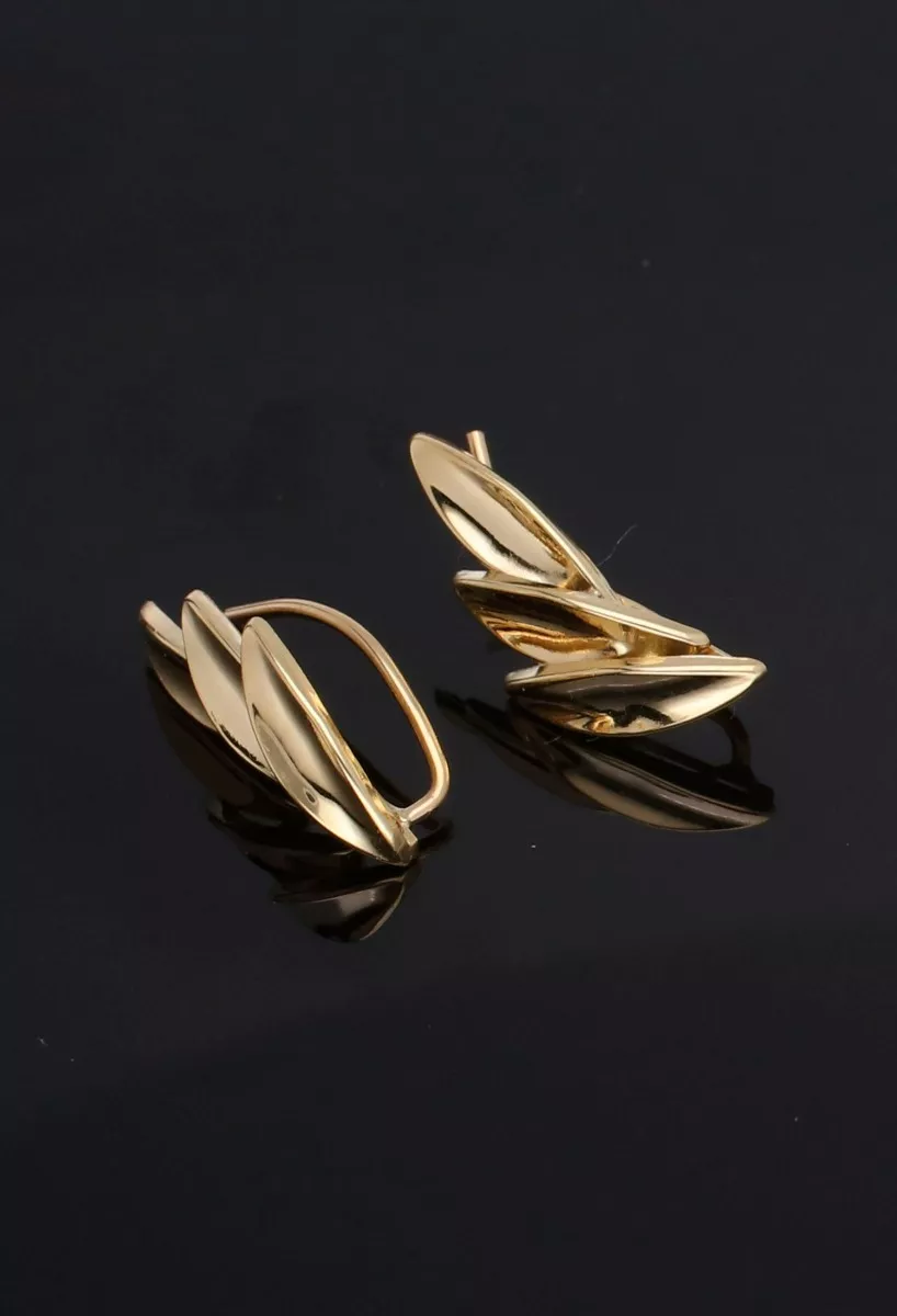 Pendientes oro amarillo 18k trepadores 3 hojas pendientes oro amarillo 18 ktes trepadores 3 hojas vista sin retoques sobre fondo negro para web el rubi joyeros