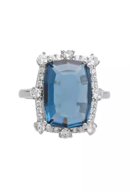 anillo plata con simil zafiro y circonitas fotografia frontal para web