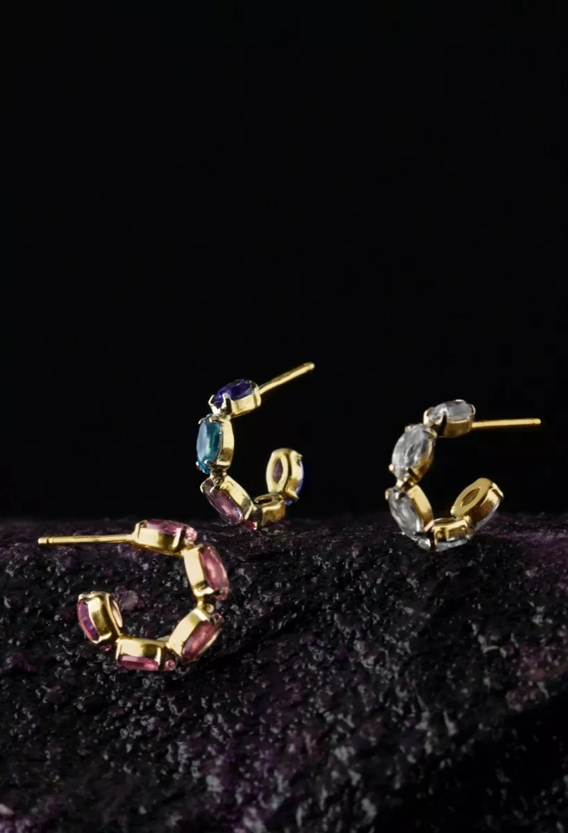 Pendientes plata chapada con piedras rosé 273_A4136-26DT Pendientes plata chapada con piedras rosé 273_A4136-26DT fondo negro