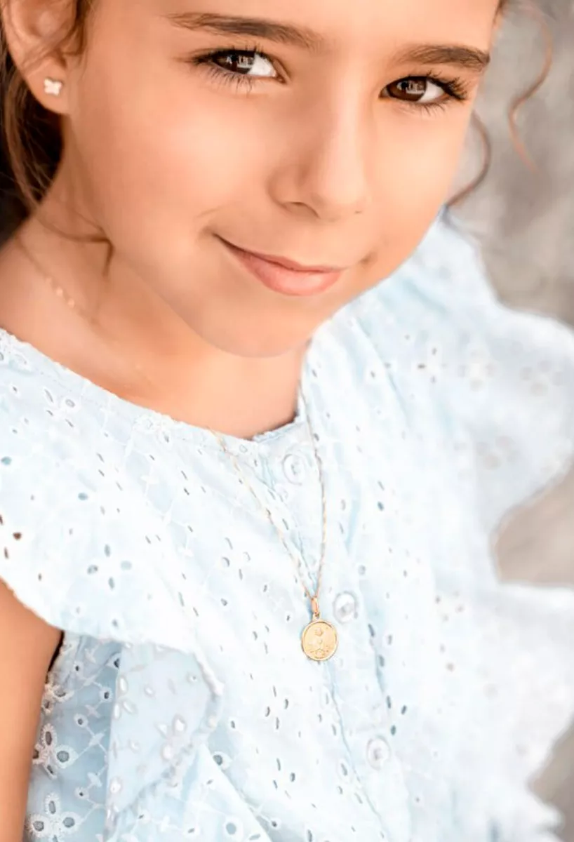 medalla oro 18k angel de la guarda vista modelo niña