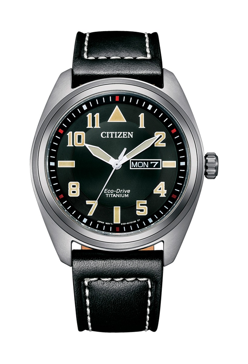 Reloj Citizen caja de titanio y correa de y piel BM8560-29E