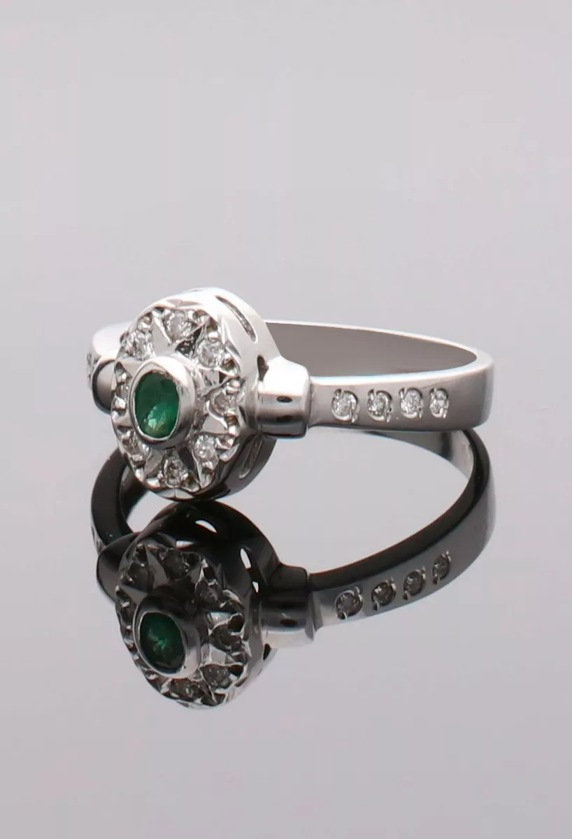 Sortija de oro blanco 18 ktes. con esmeralda y diamantes 192_Z0414E anillo oro blanco 18k con esmeralda y brillantes toma tres