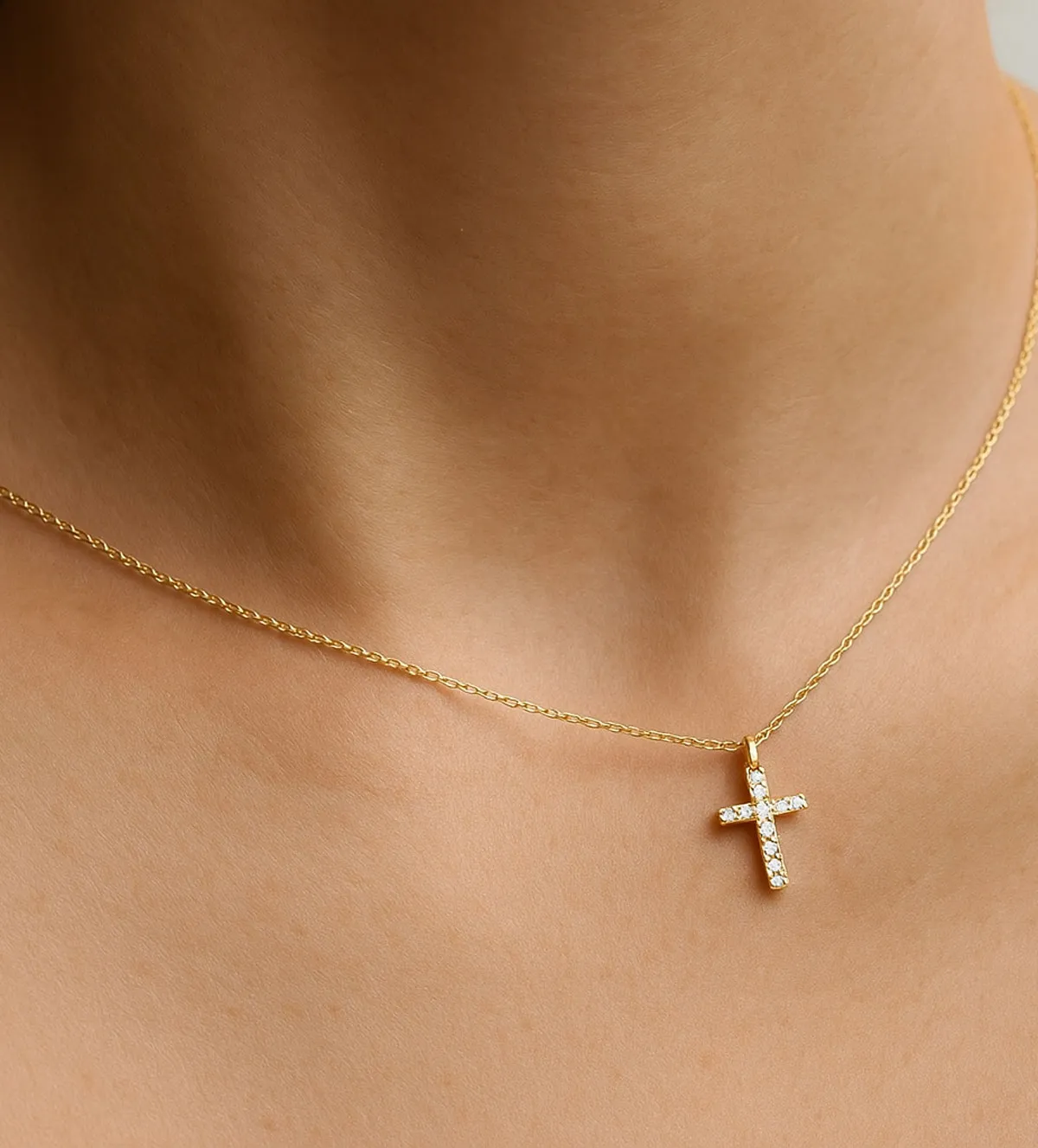 Gargantilla de oro 18k cruz con 11 brillantes 150_A-339 gargantilla-de-oro-cruz-con-diamantes-150_A-339 RRSS modelo
