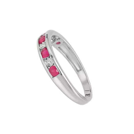 anillo de oro blanco 18k con rubies y brillantes vista lateral