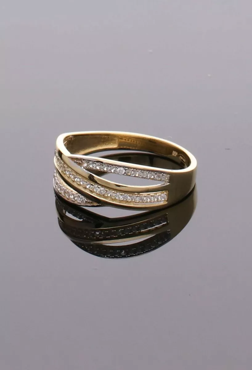 Anillo oro 18k bicolor con aro triple en parte superior con circonitas 243_475-00509 fondo negro