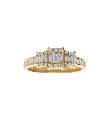 anillo oro amarillo 18 ktes con diamantes talla baguette y talla brillante vista frontal