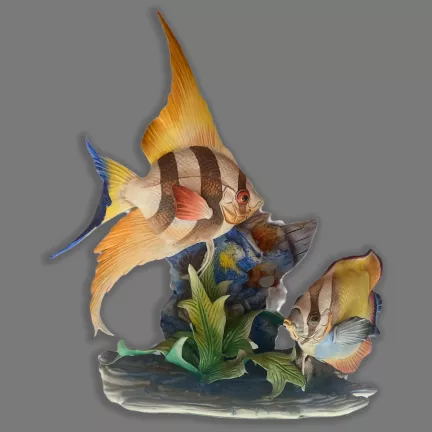 Figura de porcelana marca nuevo buen retiro con dos peces tropicales 12_02
