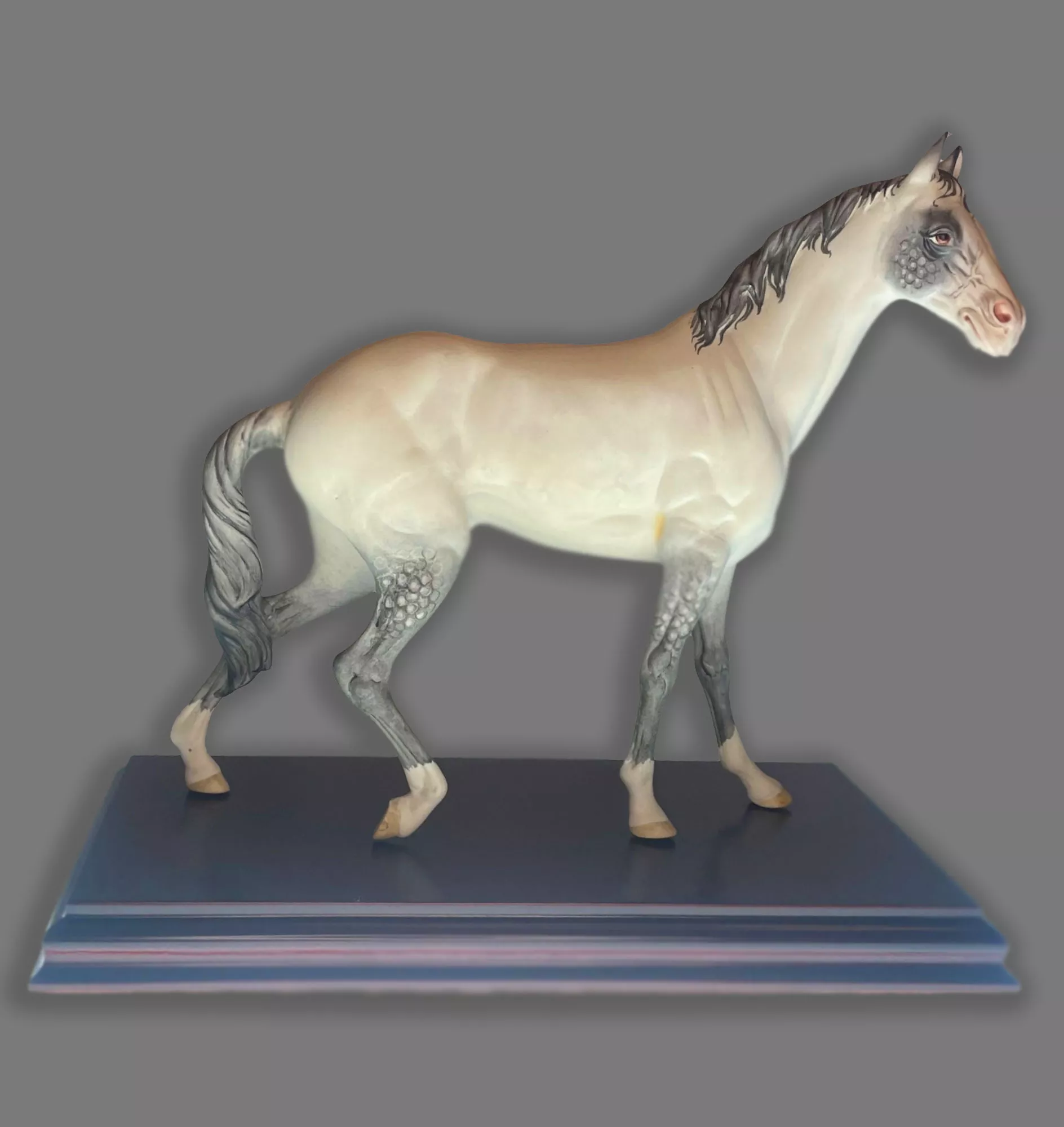 figura porcelana marca nuevo buen retiro caballo tordo