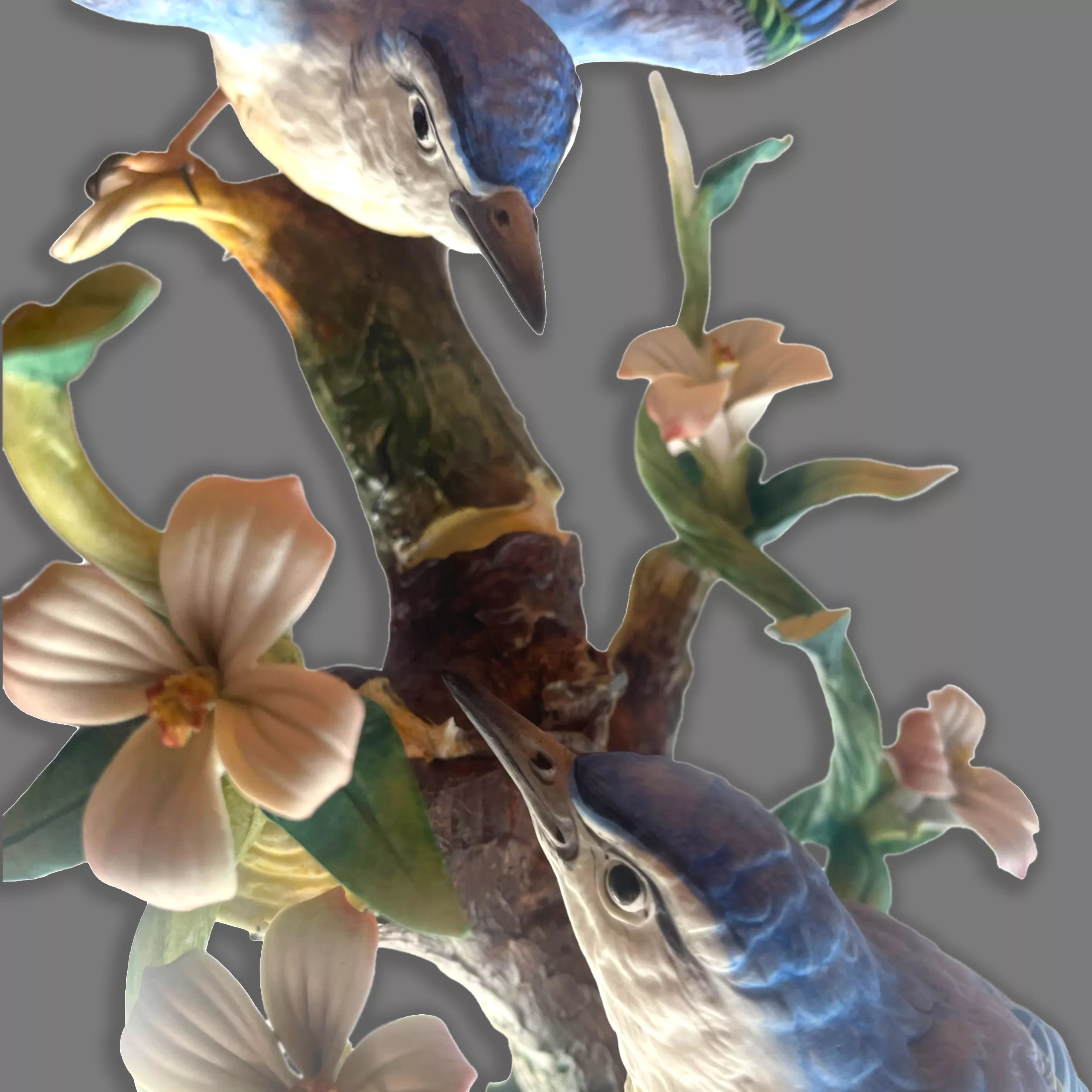 figura de porcelana pajaros azules marca nuevo buen retiro 10 02