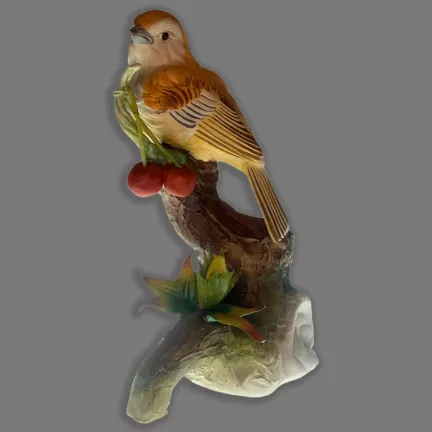 figura porcelana nuevo buen retiro pajaro con guindas 06 02